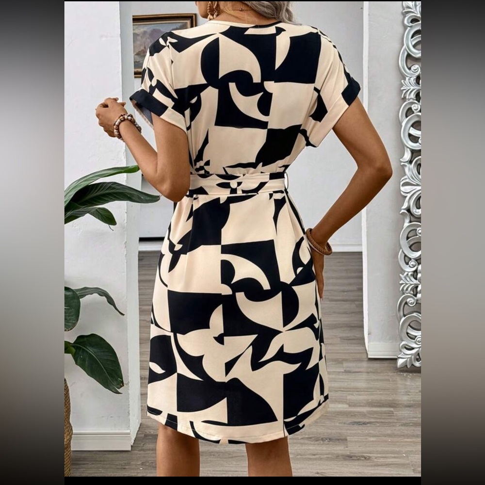 SHEIN geometric cap sleeve dress beige black midi 8/10 Large - Picture 3 of 4